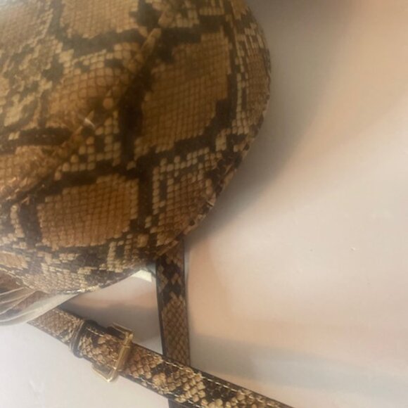 Caroline Hill Round Faux Snakeskin Crossbody bag with tassel- (NEW) - Picture 5 of 7